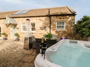 Stables Cottage - Pool