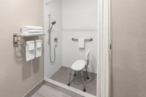 Days Inn by Wyndham Eagle River - Bagno