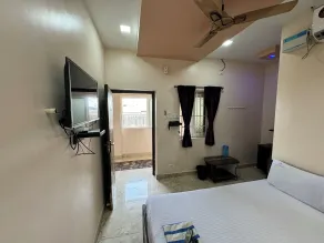 Sivamurugan residency - Room