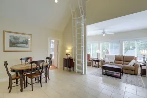 Inviting Summer Village Cottage: Golf Cart & More! - Innvendig