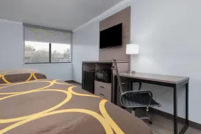 Super 8 by Wyndham Fort Worth Entertainment District - Room