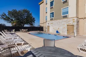 Days Inn & Suites by Wyndham San Antonio near Frost Bank Center - Piscine