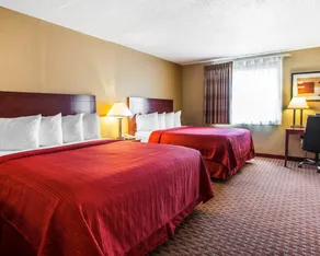 Quality Inn & Suites Davenport near I-80 - Chambre