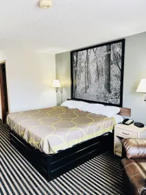 Super 8 by Wyndham Humboldt - Zimmer