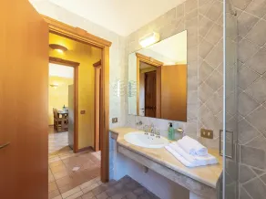 Holiday home in a private residence - Salle de bain