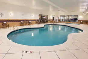Holiday Inn Express & Suites Zanesville North by IHG - Piscina