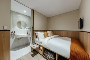 Aerotel Sydney - Inside International Terminal Airport - Room