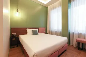 The FLOOR - Room