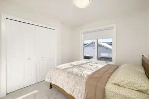 Modern Beautiful Calgary Home - Room