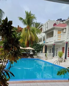 Bay Heights Escape Aparthotel - Pool