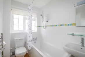 West Lulworth Apartment - Badrum