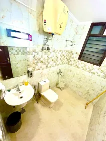 FabHotel Golf Luxury- 10 Min From Sector 42-43 Rapid Metro Station - Bagno