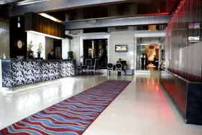 Hotel Yogi Midtown - Réception