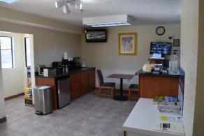 Royal Inn & Suites - Hall