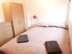SS Property Hub - Family Apartment in Kensington - Habitación