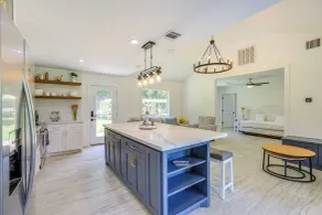 Bright Wallis Cottage w/ Pergola & Grill! - Innenbereich