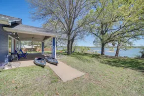Lakefront Eufaula Cabin w/ Fire Pit & Private Dock - Interiör