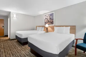 Days Inn by Wyndham Hillsdale - Zimmer