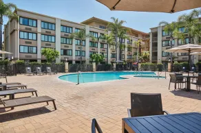 DoubleTree by Hilton Buena Park - Piscine