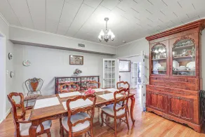 Delightful Retreat w/ Fireplace + Large Yard! - Innenbereich
