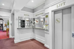 Royal Beacon Hotel - Vestíbulo
