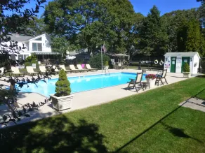 Falmouth Heights Motor Lodge - Piscine