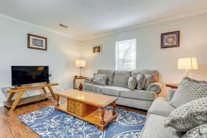 Charming Satsuma Home ~ 14 Mi to Mobile! - Interiör