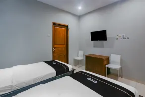 Istana Griya 2 Hotel Solo RedPartner - Værelse