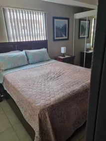 The Bromptons Secure Gated Condo - Room