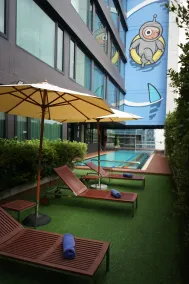 VIC 3 Bangkok Hotel - Piscine