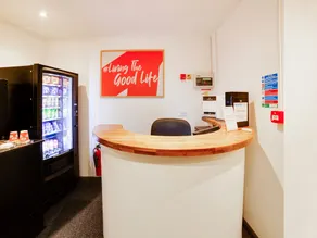 Snooze Hotel - Lobby