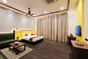 Muhurat Hotel and Resort - Raipur - Zimmer