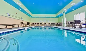 Holiday Inn Express & Suites Perryville by IHG - Basseng