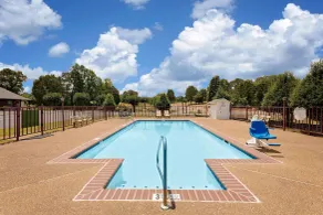 Days Inn by Wyndham Savannah - Pool