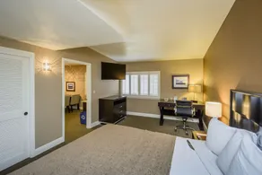 Lions Gate Hotel - Chambre