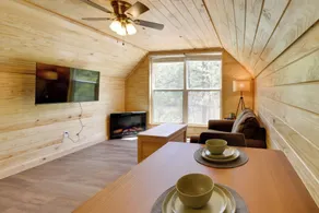 Cabin w/ Lake Access Near Talladega Nat'l Forest - Intérieur