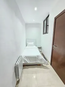 Luxurious 7-bedroom Villa in La Marsa, Tunisia - Modern Comfort & Elegance - Chambre