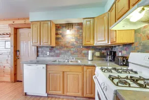 Three Bears Resort Adventure Base w/ Lake Access - Interior