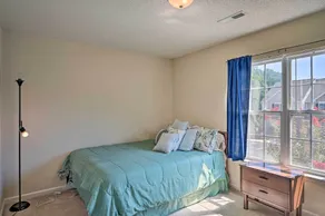 Cozy Greensboro Townhome ~ 7 Mi to UNC Campus - Innenbereich