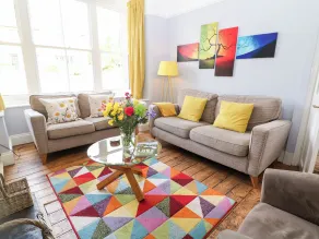 The Cottage at Broadway - Interior