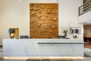 Best Western Plus Mill Creek Inn - Réception