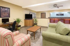 Super 8 by Wyndham Morgantown - Hall