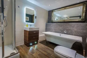 The Feathers Hotel, Helmsley, North Yorkshire - The Coaching Inn Group - Bathroom