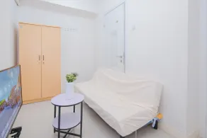 Cozy and Simply 1BR Green Pramuka Apartment - Rum