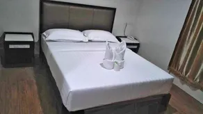 Meaco Royal Hotel - Tabaco - Room