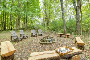 Riverwood: South Haven Retreat on 10 Acres - Innvendig