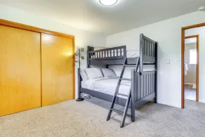 1 Mi to Snoqualmie River: Pet-friendly Getaway - Interior