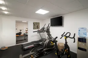 QU Hotel, Trademark Collection by Wyndham - Salle de remise en forme