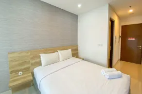 Restful And Comfortable Studio At Ciputra World 2 Apartment - Room