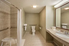 Quality Inn & Suites Fishkill South near I-84 - Salle de bain